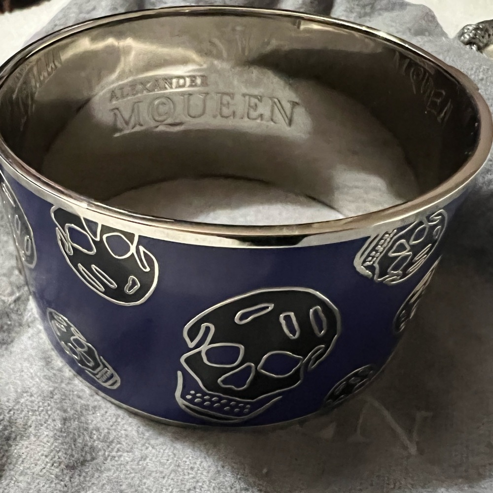 Alexander McQueen Skull Bracelet in Blue